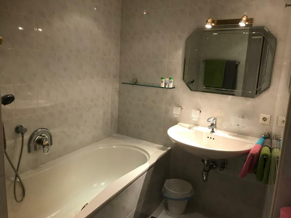 Ferienwohnung-Apartment Monika In Innsbruck-Igls Exteriör bild